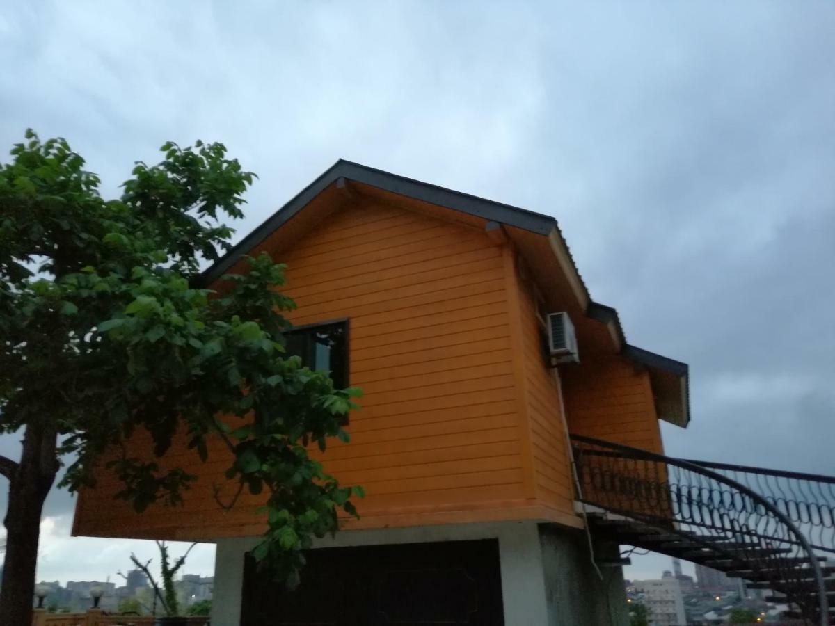 Деревянный Котеж The 1 С Выдом На Город Batoumi Extérieur photo